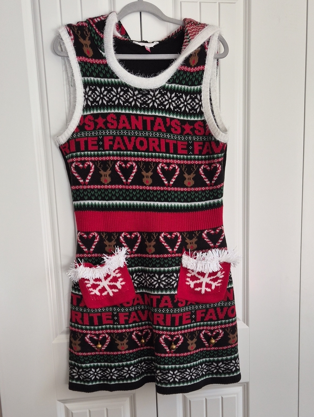 No Boundaries Black, Red & Green Holiday Christmas Knit Pocket Party Dress